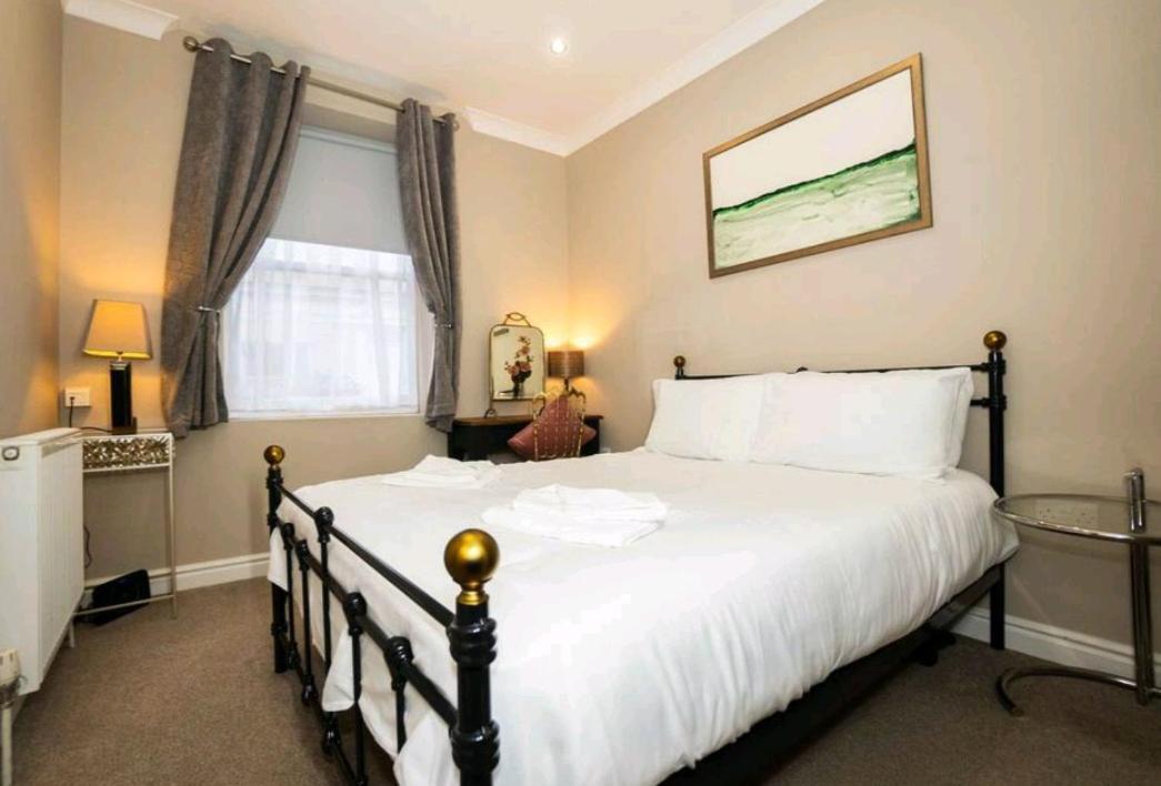 Stones Throw Apartment สการ์โบโรห์ ภายนอก รูปภาพ